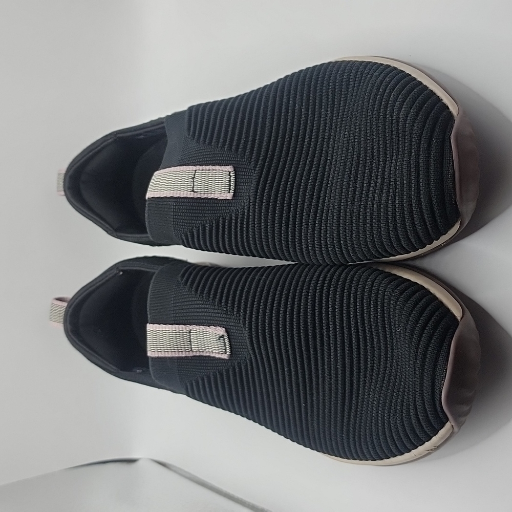 Ryka black & pink slip on size 8.5 tennis shoes